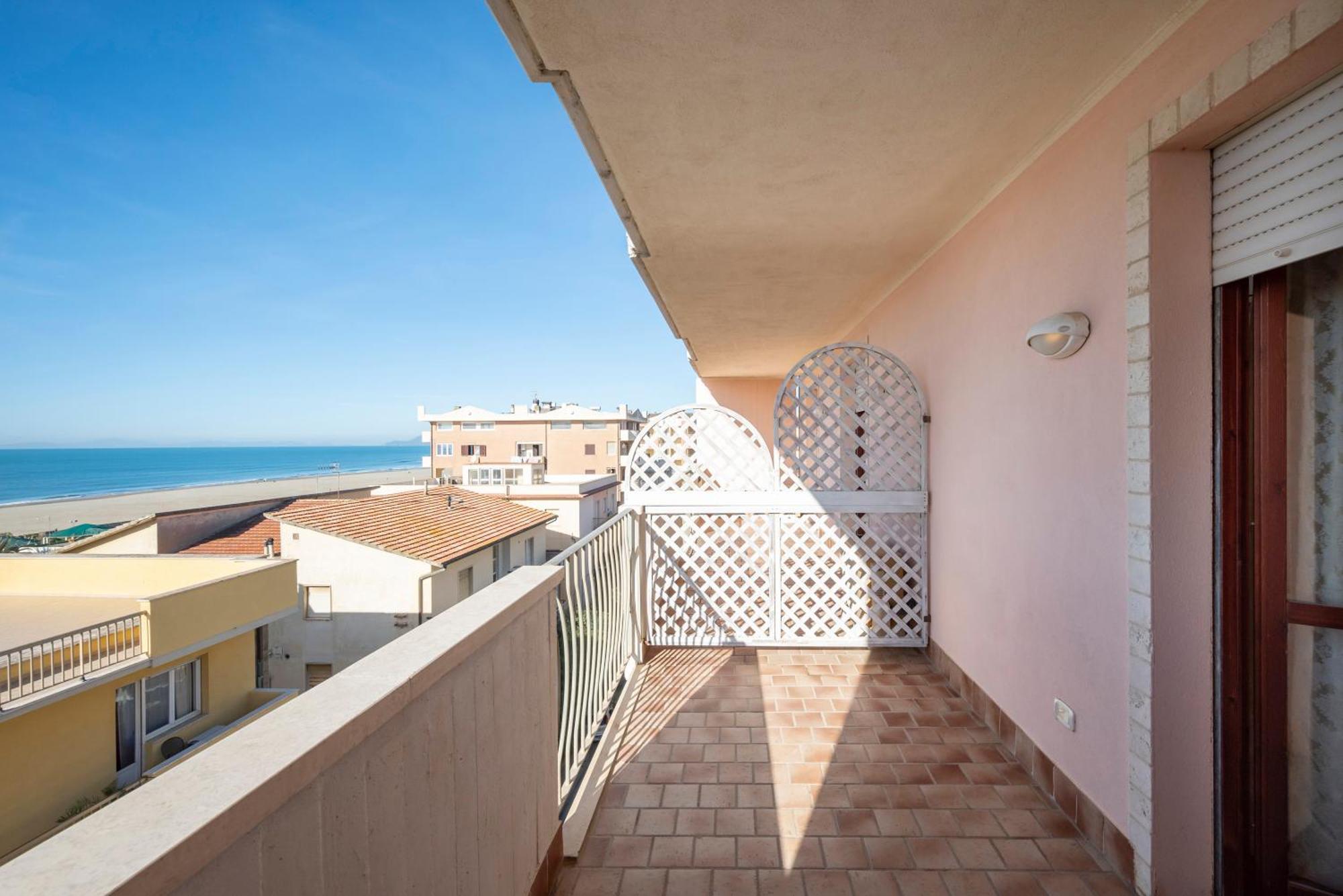 Lola Piccolo Hotel E Appartamenti Marina di Grosseto Exterior foto