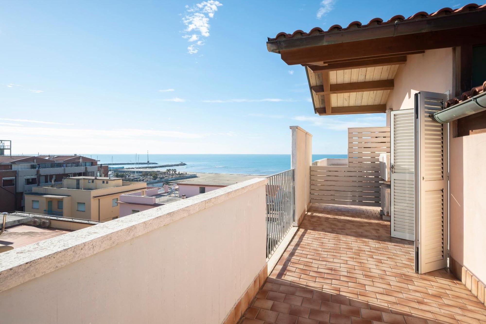 Lola Piccolo Hotel E Appartamenti Marina di Grosseto Exterior foto
