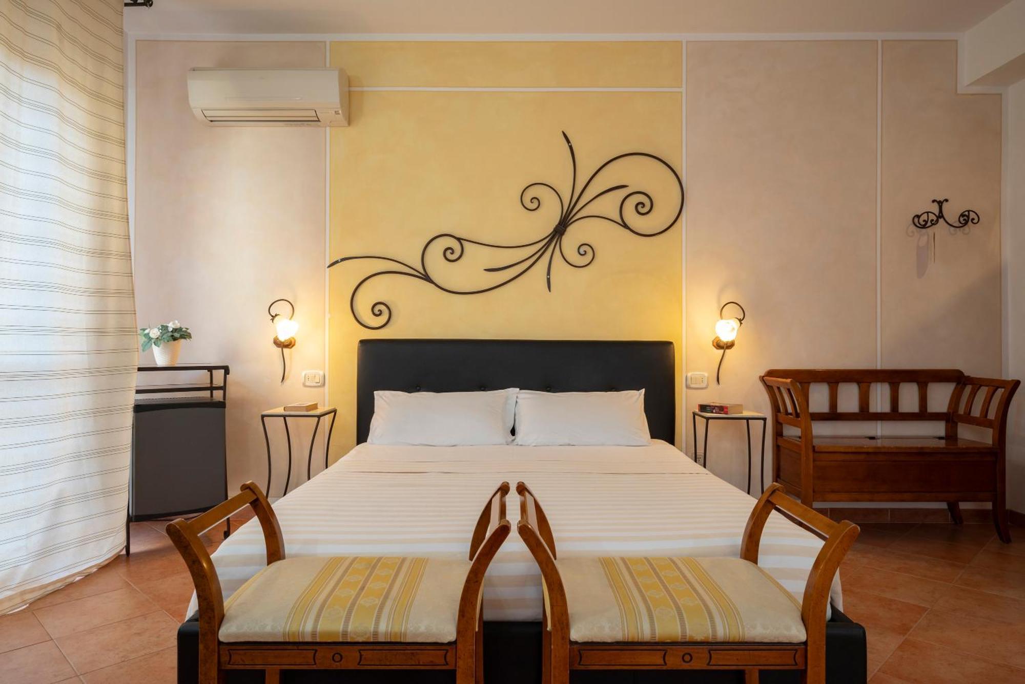 Lola Piccolo Hotel E Appartamenti Marina di Grosseto Exterior foto