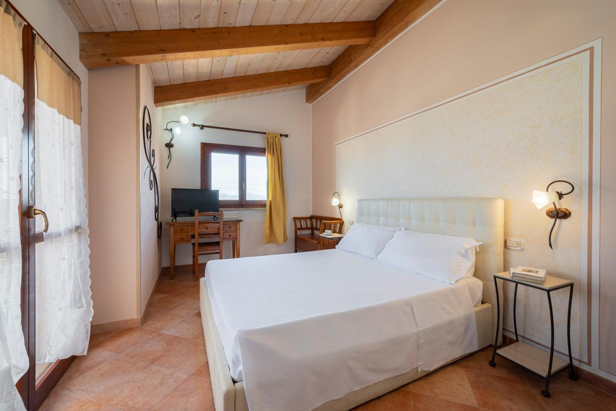 Lola Piccolo Hotel E Appartamenti Marina di Grosseto Exterior foto