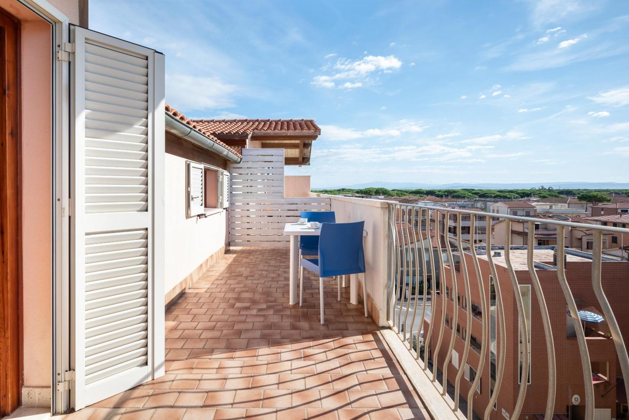 Lola Piccolo Hotel E Appartamenti Marina di Grosseto Exterior foto